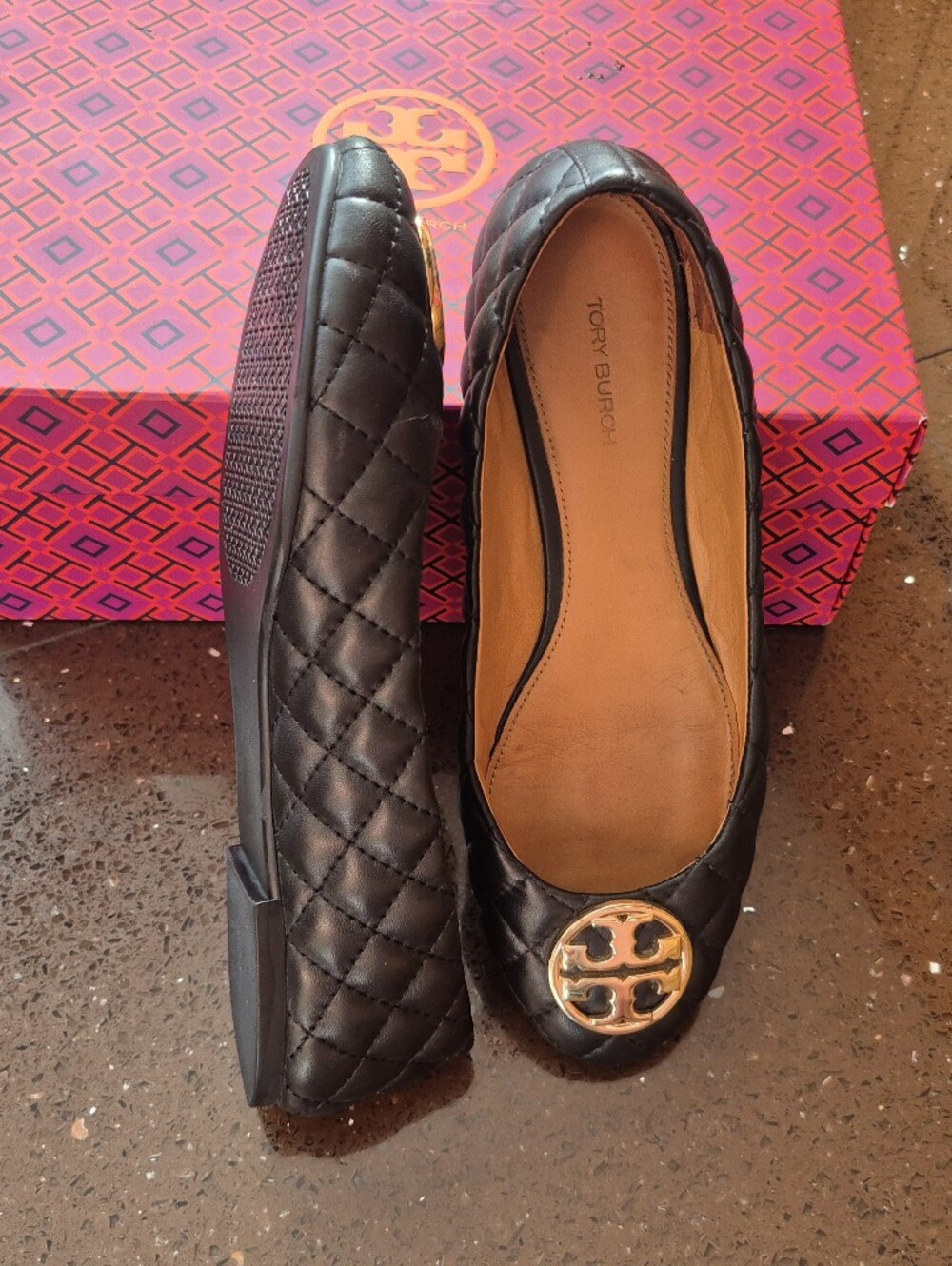 Tory Burch Black Quilted Leather Logo Cap-Toe Flats - Picture 6 of 7